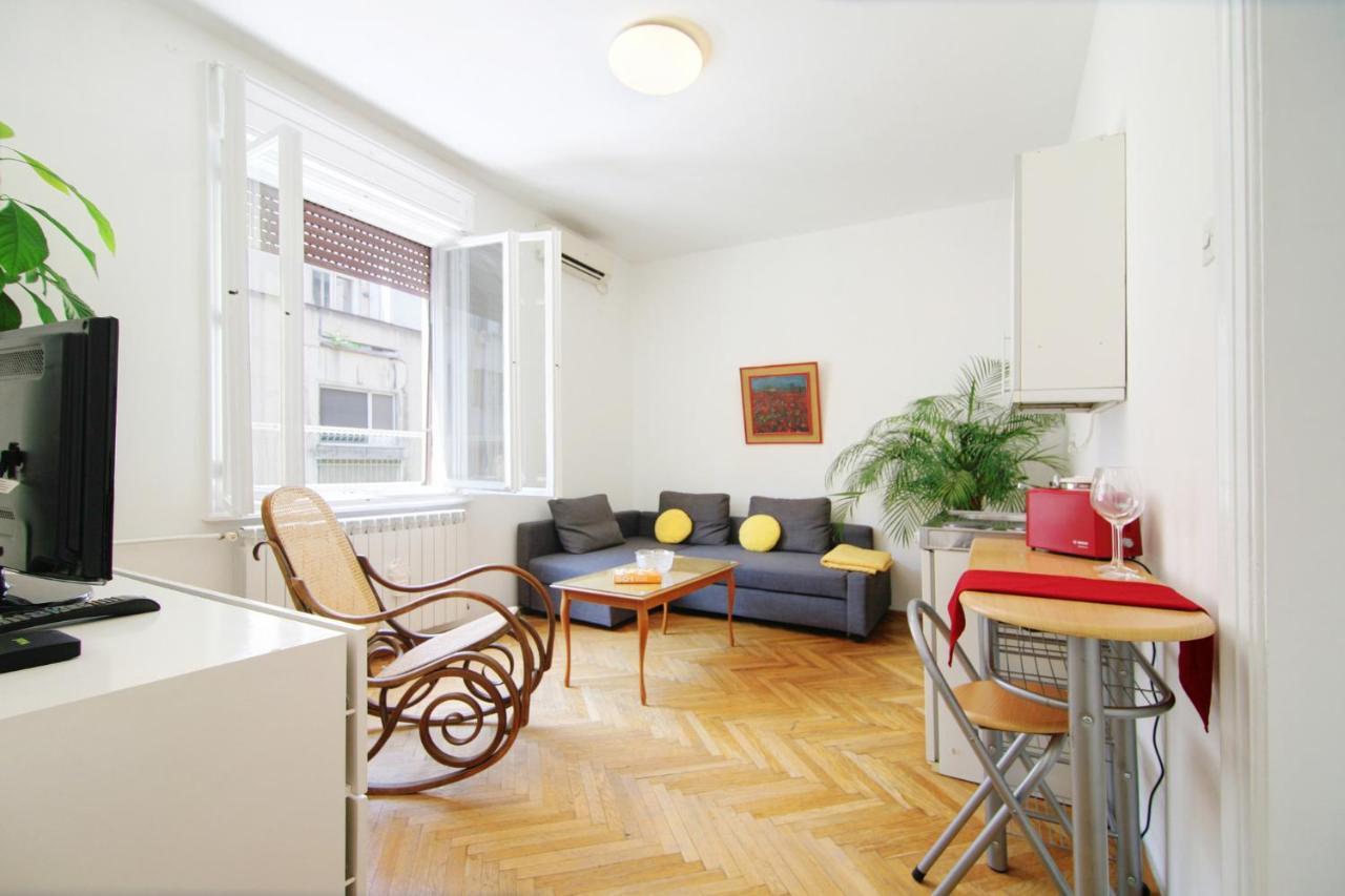 Centrala_24 Appartement Belgrado Buitenkant foto